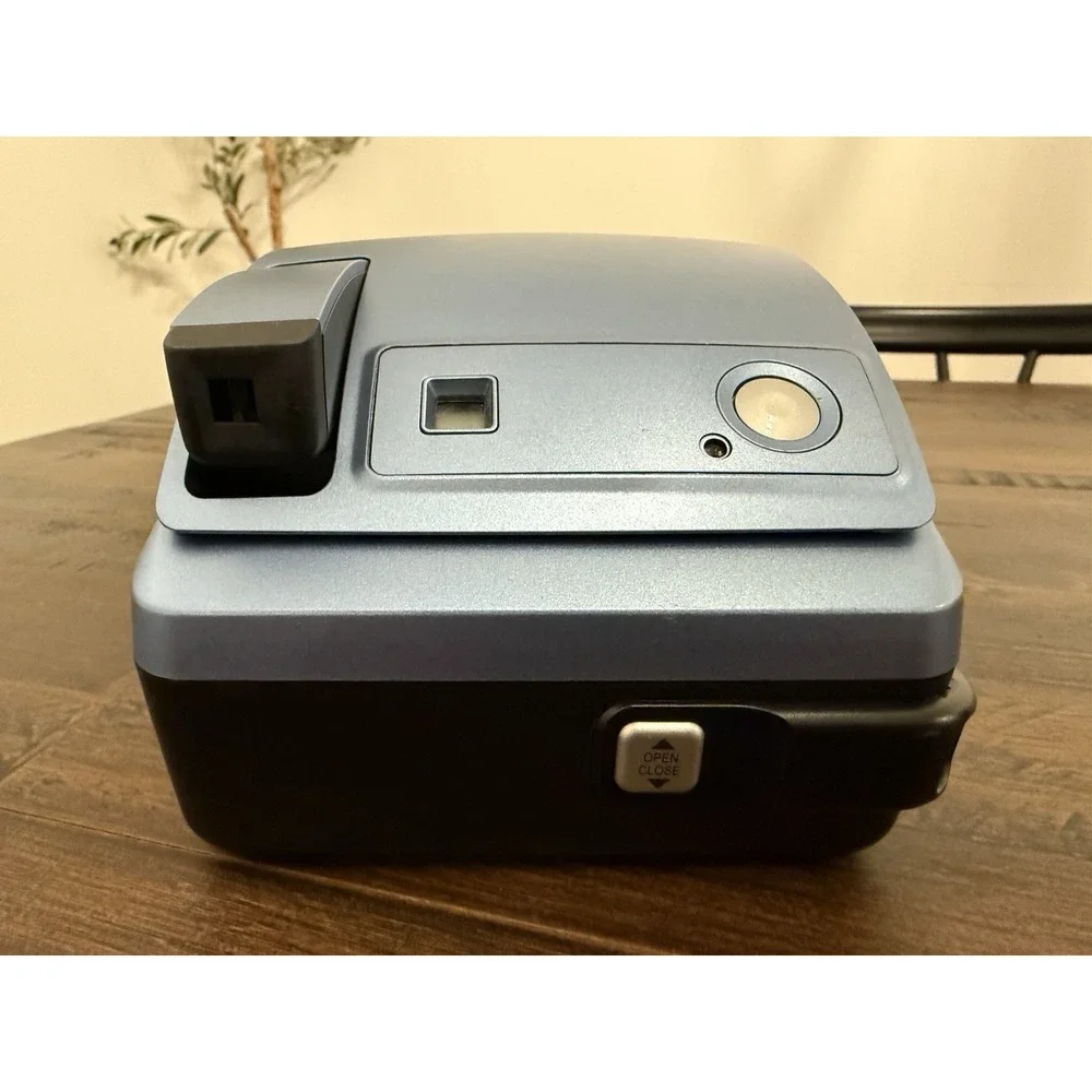 Polaroid One 600 Instant Film Camera One600